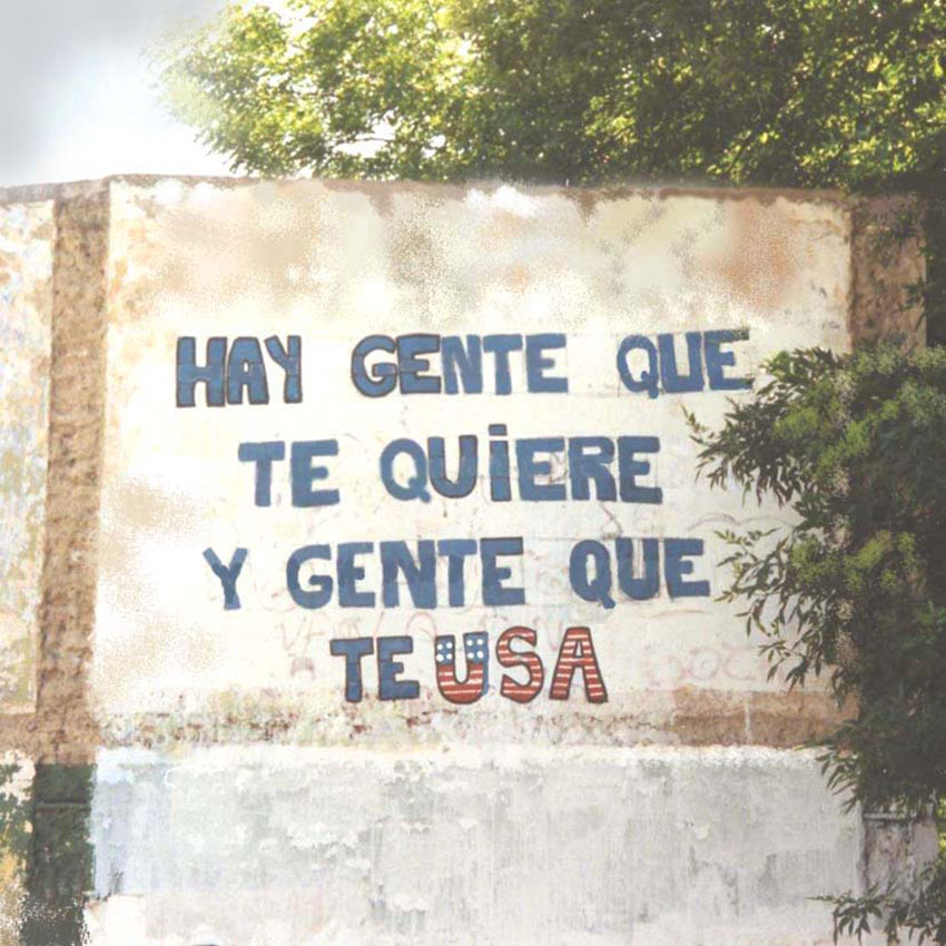 Un mural contro gli USA a Buenos Aires